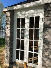 Деревянные двери из массива сосны