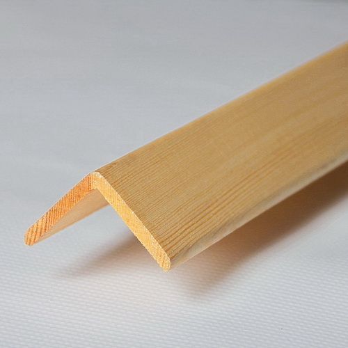 Уголок деревянный 